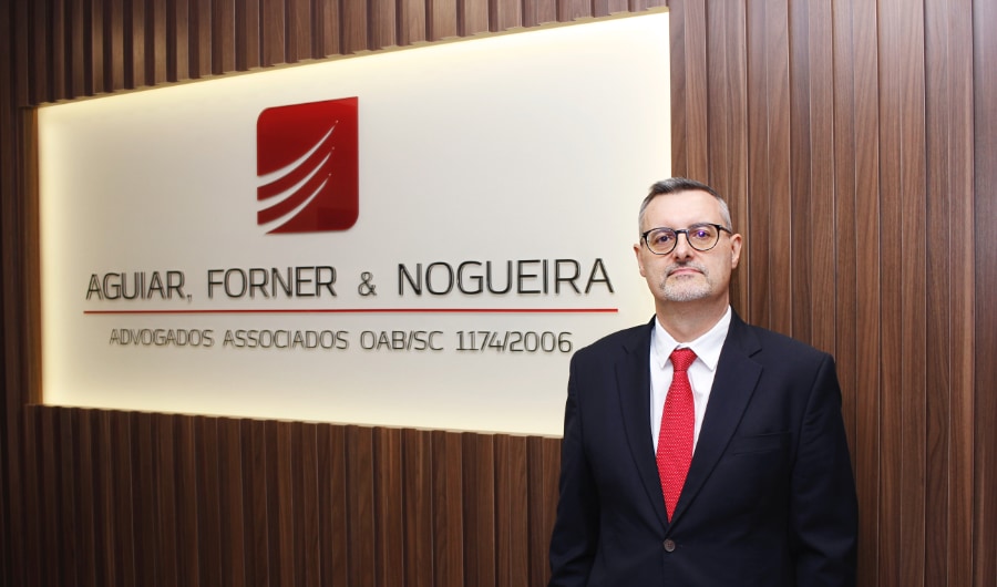 Marcos Val�rio Forner